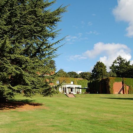 Hotel Lane End High Wycombe Esterno foto