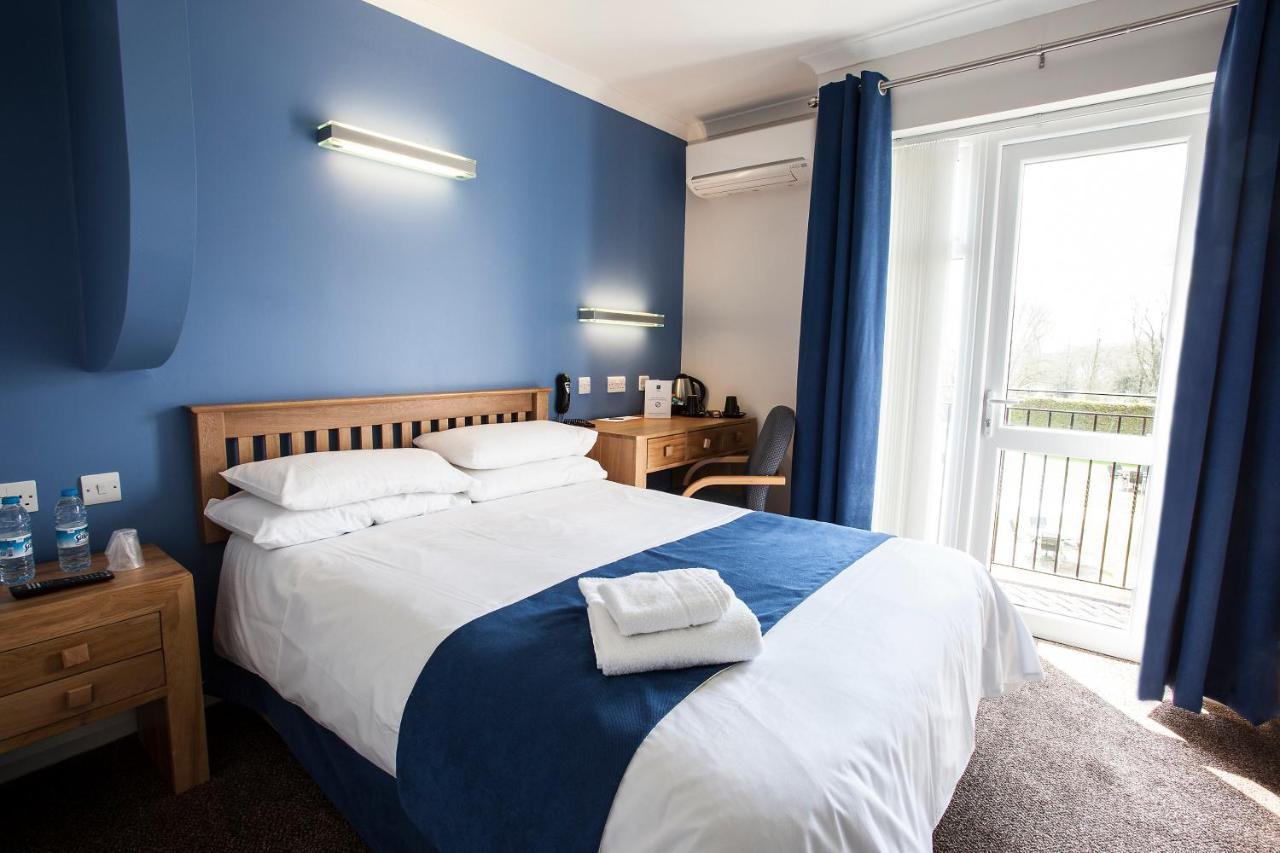 Hotel Lane End High Wycombe Esterno foto