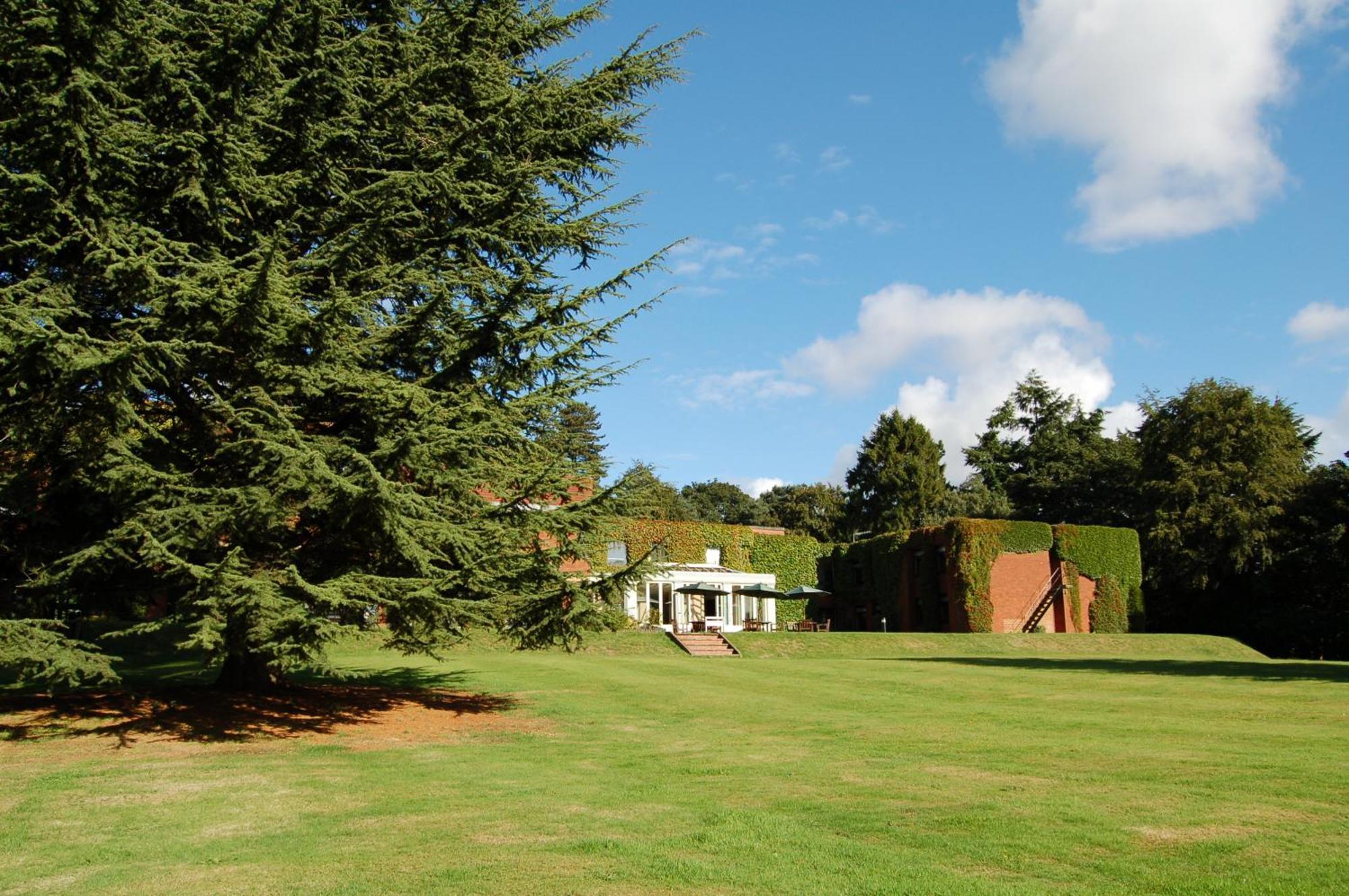 Hotel Lane End High Wycombe Esterno foto